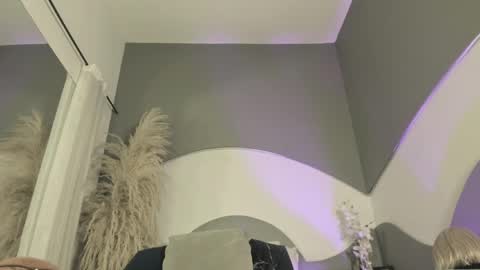 zhally_dee online show from 25, 5, 2026