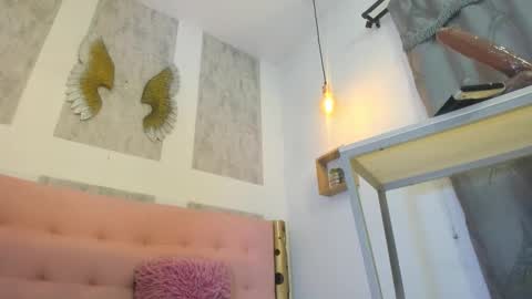 ZHAMIRA  ANDRES online show from 25, 11, 2025