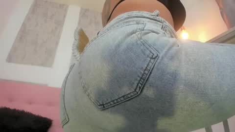 ZHAMIRA  ANDRES online show from 3, 4, 2026