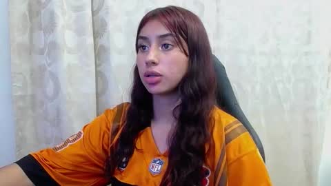 Snapshot of zharyt_sweet chatting on 5, 12, 2025 Zharyt online show from 5, 12, 2025