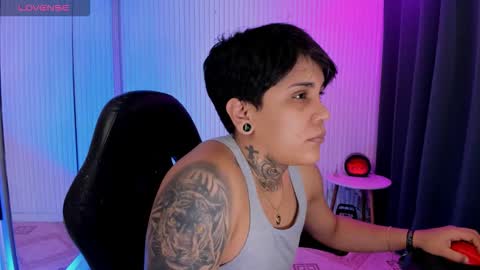 Snapshot of zhoestrong chatting on 21, 4, 2026 zhoestrong online show from 21, 4, 2026