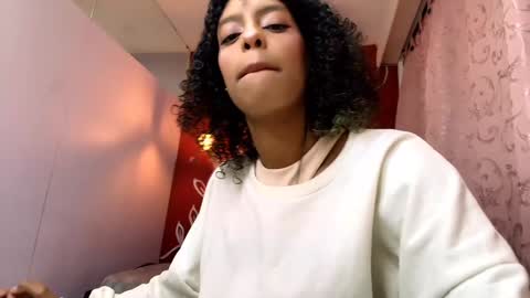 Snapshot of zia_green chatting on 8, 12, 2024 Zia Green online show from 8, 12, 2024