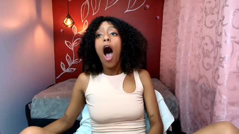 Snapshot of zia_green chatting on 8, 12, 2024 Zia Green online show from 8, 12, 2024