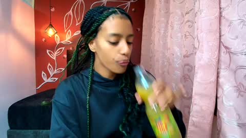 Snapshot of zia_green chatting on 11, 12, 2024 Zia Green online show from 11, 12, 2024