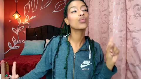 Snapshot of zia_green chatting on 13, 1, 2025 Zia Green online show from 13, 1, 2025