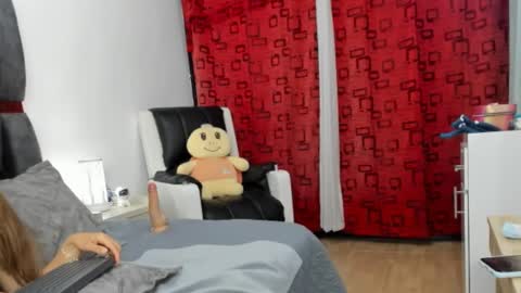 Snapshot of ziataylor chatting on 6, 3, 2025 ziataylor online show from 6, 3, 2025