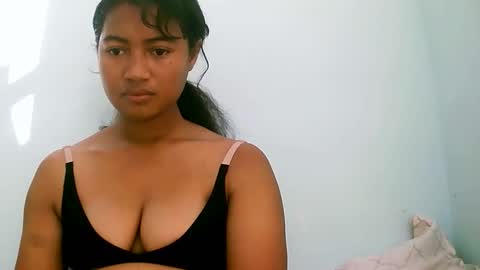 Snapshot of zina479102 chatting on 16, 3, 2026 elly online show from 16, 3, 2026