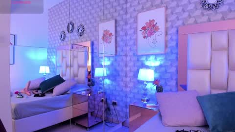 Snapshot of zinnia_mosley chatting on 25, 3, 2026 Nia online show from 25, 3, 2026