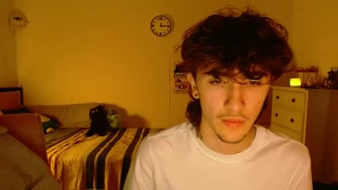 Snapshot of zipdown_ chatting on 28, 2, 2025 zipdown online show from 28, 2, 2025