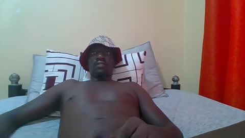 Snapshot of zlatann2012 chatting on 19, 12, 2025 Zlatann2012 online show from 19, 12, 2025