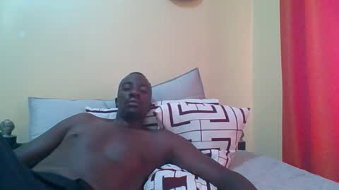 Snapshot of zlatann2012 chatting on 21, 12, 2025 Zlatann2012 online show from 21, 12, 2025