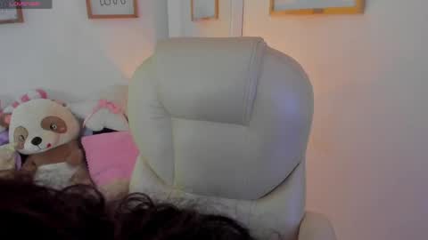 Snapshot of zobe_love chatting on 8, 4, 2026 Zobe Love online show from 8, 4, 2026