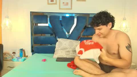 Zoe and dylan  online show from 27, 11, 2025