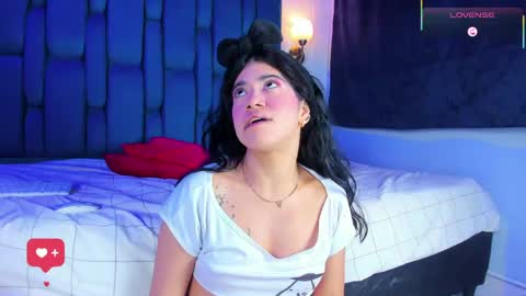 Snapshot of zoe_axel1 chatting on 8, 4, 2026 zoe_axel1 online show from 8, 4, 2026