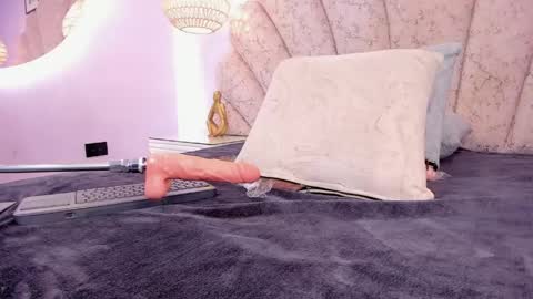 Snapshot of zoe_blosson chatting on 12, 5, 2026 zoe_blosson online show from 12, 5, 2026