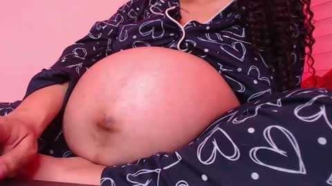 Snapshot of zoe_caroline chatting on 9, 2, 2026 Hola soy Zoe 3 online show from 9, 2, 2026