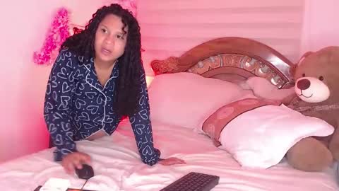 Snapshot of zoe_caroline chatting on 20, 2, 2026 Hola soy Zoe 3 online show from 20, 2, 2026