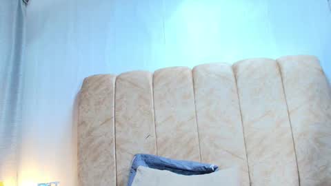 Snapshot of zoe_curvy chatting on 19, 1, 2026 Zoe online show from 19, 1, 2026