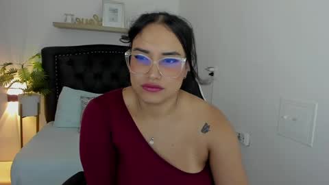 Snapshot of zoe_danae_ chatting on 8, 3, 2025 Zoe online show from 8, 3, 2025