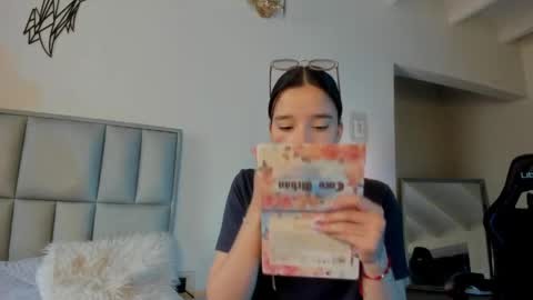 Snapshot of zoe_dear chatting on 16, 4, 2026 zoe_dear online show from 16, 4, 2026