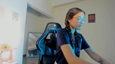 Snapshot of zoe_dear chatting on 16, 4, 2026 zoe_dear online show from 16, 4, 2026