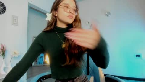 Snapshot of zoe_dear chatting on 12, 5, 2026 zoe_dear online show from 12, 5, 2026