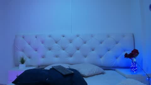 zoe_evaanss_ online show from 3, 8, 2026