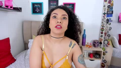 Zoe Gruber online show from 25, 1, 2025