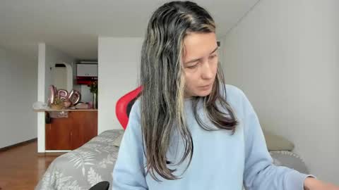 Snapshot of zoe_jeane_beker chatting on 14, 4, 2026 ZOE online show from 14, 4, 2026