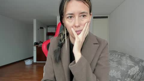 Snapshot of zoe_jeane_beker chatting on 22, 4, 2026 ZOE online show from 22, 4, 2026
