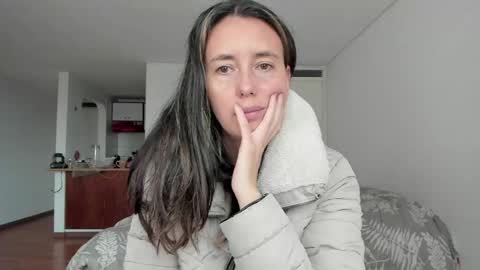 Snapshot of zoe_jeane_beker chatting on 28, 4, 2026 ZOE online show from 28, 4, 2026