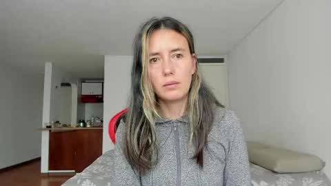Snapshot of zoe_jeane_beker chatting on 10, 5, 2026 ZOE online show from 10, 5, 2026