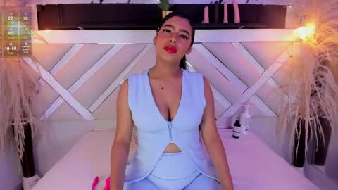 Snapshot of zoe_johnsonn1 chatting on 8, 4, 2026 Zoey online show from 8, 4, 2026