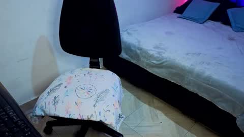 Snapshot of zoe_khall chatting on 2, 3, 2026 ZOE online show from 2, 3, 2026