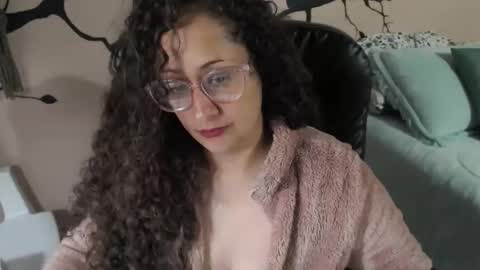 Zoe Koller online show from 7, 11, 2025