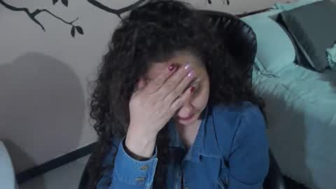 Zoe Koller online show from 28, 11, 2025