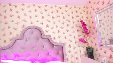 Snapshot of zoe_kravitx chatting on 24, 12, 2024 CAMILA online show from 24, 12, 2024