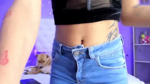 Snapshot of zoe_kravitx chatting on 1, 2, 2025 CAMILA online show from 1, 2, 2025