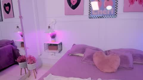 Zoe Lynch online show from 3, 12, 2025