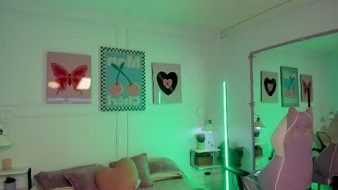 Snapshot of zoe_lynch_ chatting on 25, 6, 2026 Zoe Lynch online show from 25, 6, 2026