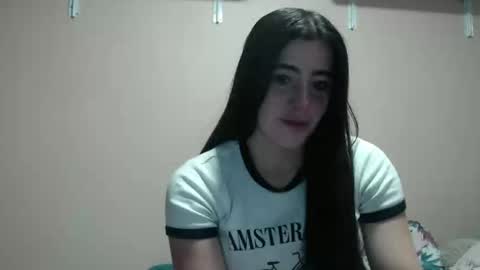 Snapshot of zoe_mill33r chatting on 7, 10, 2025 Zoe online show from 7, 10, 2025