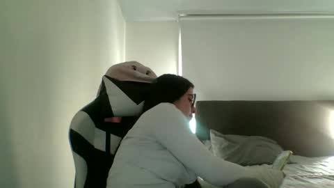 Snapshot of zoe_mill33r chatting on 12, 11, 2025 Zoe online show from 12, 11, 2025