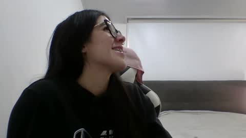 Snapshot of zoe_mill33r chatting on 14, 11, 2025 Zoe online show from 14, 11, 2025