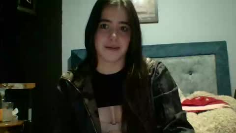 Snapshot of zoe_mill33r chatting on 25, 11, 2025 Zoe online show from 25, 11, 2025