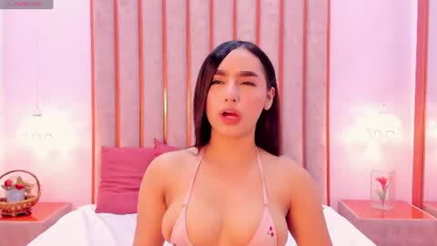 Zoe Monrow online show from 15, 7, 2026