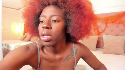 Zoe Novakk  online show from 2, 11, 2025