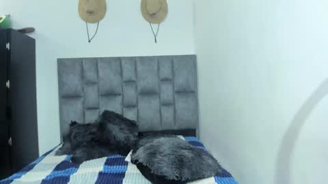 She Zoe He Painn online show from 17, 10, 2025