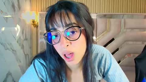 Snapshot of zoe_r_ chatting on 12, 9, 2025 Zoe online show from 12, 9, 2025