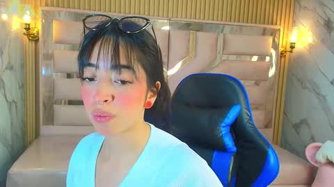 Snapshot of zoe_r_ chatting on 24, 9, 2025 Zoe online show from 24, 9, 2025