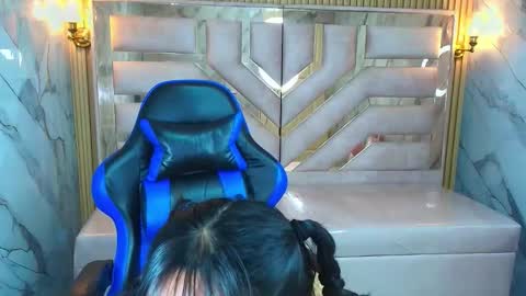 Snapshot of zoe_r_ chatting on 3, 10, 2025 Zoe online show from 3, 10, 2025